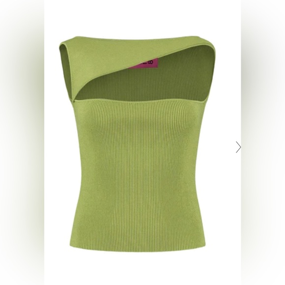 NWOT Beautiful Gauge81 Green Contemporary top. In brand new condition. Size S - Picture 2 of 6